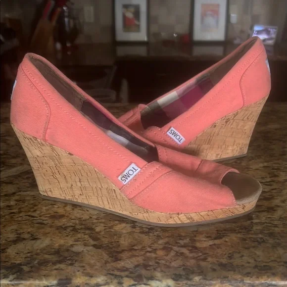 TOMS Pink Wedge Shoes with Cork Heel - Picture 1 of 1